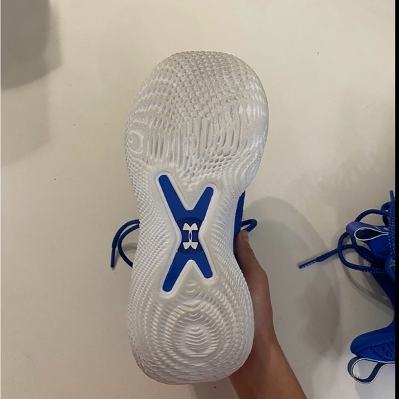 Curry 10’s size 7 team blue color way - Picture 2 of 7